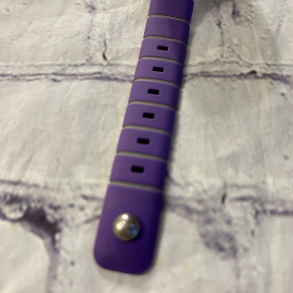 CONVERSE QUARTZ MOVEMENT PURPLE SILICONE STRAP WATCH - Picture 3 of 10
